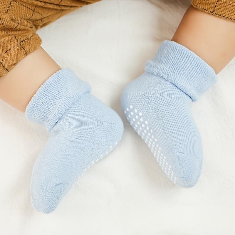 6 Pairs of Basic Color Socks, with Dot Glue for Anti-Slip, Suitable for Toddlers, Warm and Thick, Ideal for Both Boys and Girls.