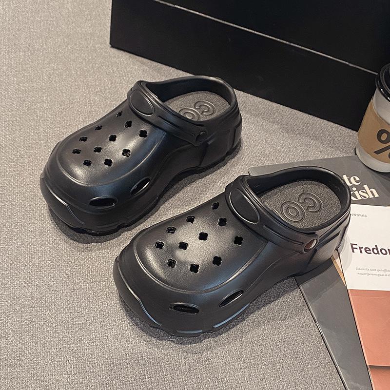 Women's high-heeled hole shoes, new summer models, thick-soled and breathable outer wear, two muffin and non-slip beach cool slippers.