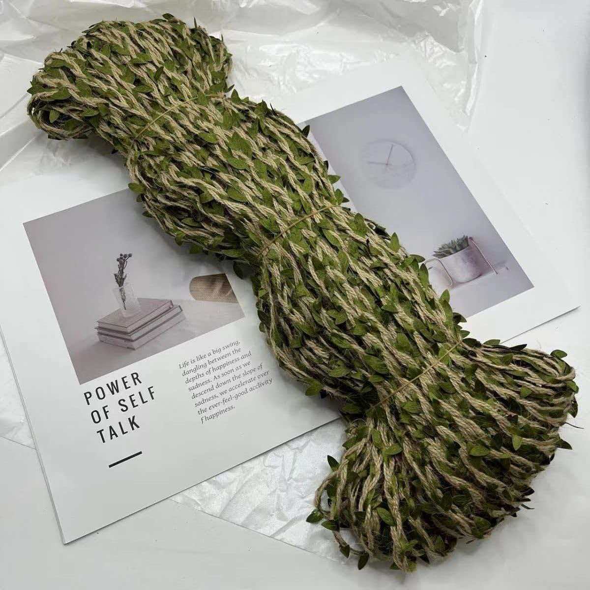 

Artificial Green Leaf Vine Rope 10 Meters Long Natural Texture Decorative Faux Ivy Garland for Home Garden Party Wall Hanging One Size