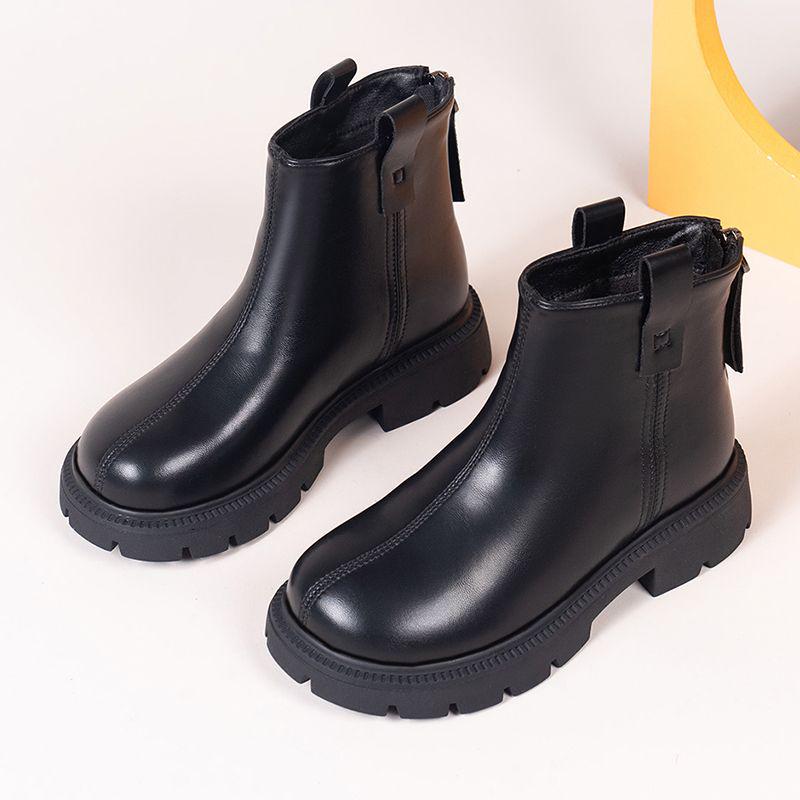 

Girls Autumn-Winter Ankle Leather Boots: Stylish and Versatile Martin Boots for Children. Size 23 - 14.5cm