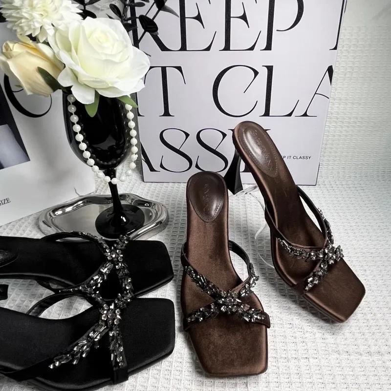 Fashion 2025 Summer New Fashionable Sexy Horseshoe Heel 9cm Set Sandals with Diamond Decoration Luxury High Heels Slippers