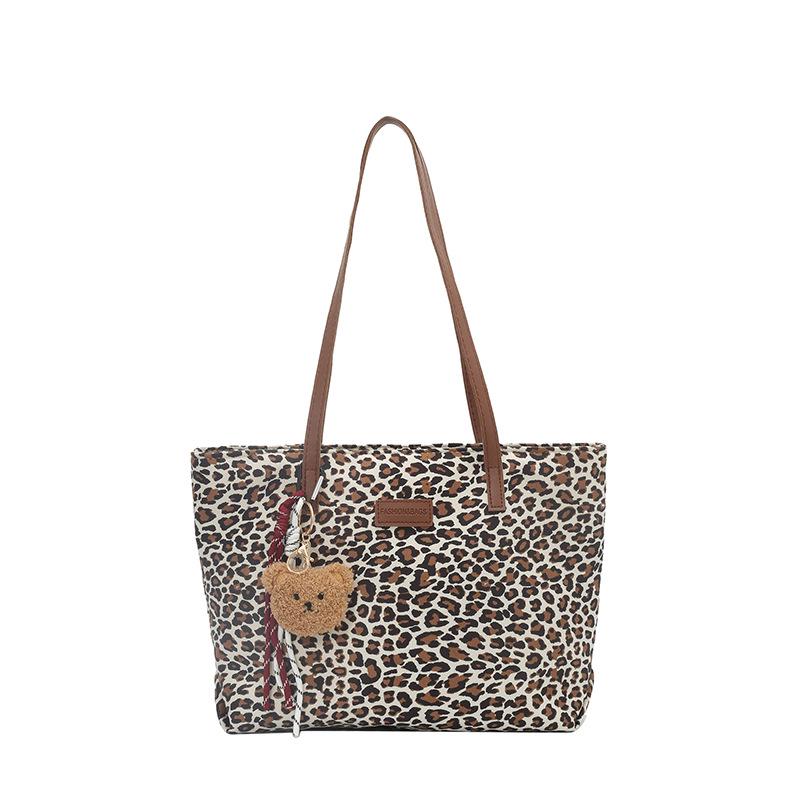Leopard Print European Retro Tote Bag: Fashionable, Versatile, Large-Capacity Shoulder Handbag for Women