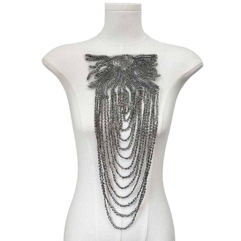 1Pcs Beaded Wedding Dress Shoulder Patches Vintage Heavy Embroidery Tassel Three-Dimensional Crystal Pendant