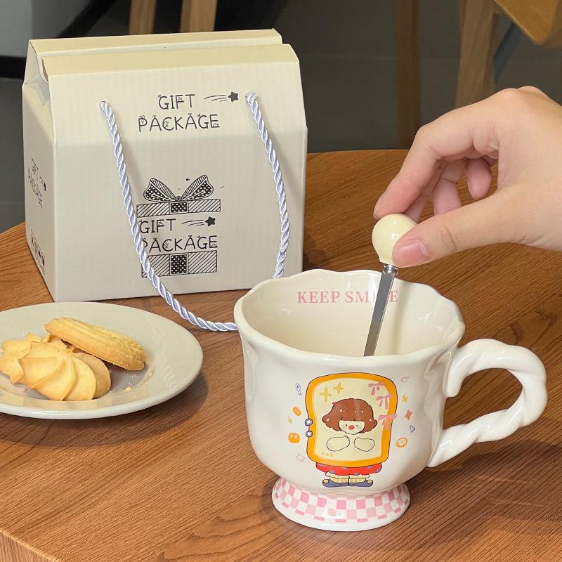 High Value Ceramic Cup with Spoon for Home Use Cute Couple Water Cup Gift Box Creative Hand Gift Mug