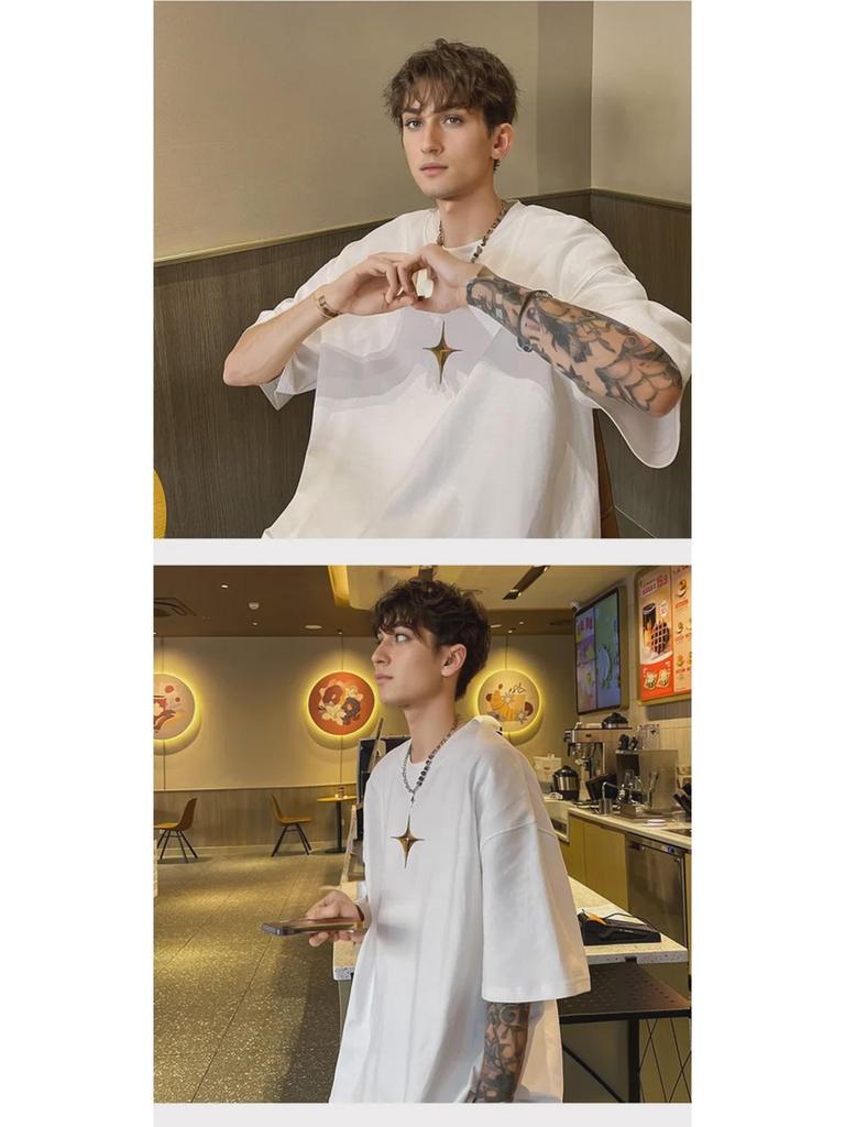 Weißes, kurzärmliges, trendiges, lässiges T-Shirt mit lockerer Passform für Herren, reine Baumwolle, High Street-Sommerstil.