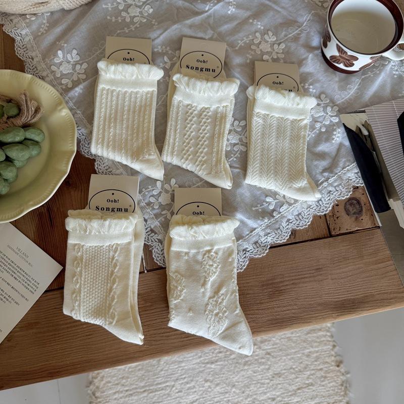 Ladies Fall Versatile Solid Color Stereo Bubble Border Lace Boneless White Socks