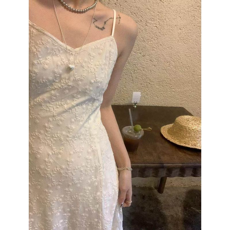 

Plus size Chubby Girl French style Seaside Dress High-Grade Slimming Versatile Elegant Socialite Sling Lace Long dress Beige Lace Skirt M