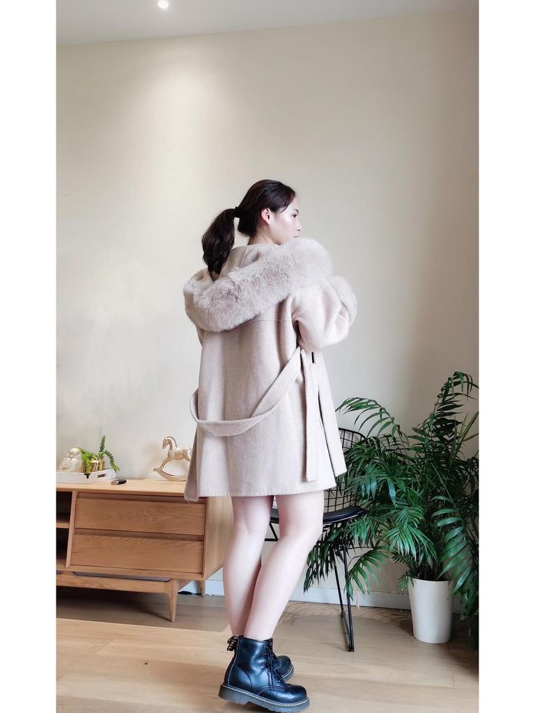 Double-Faced Cashmere Coat with Fox Fur Collar & Cuffs Hooded Mid-Length Loose Fit
