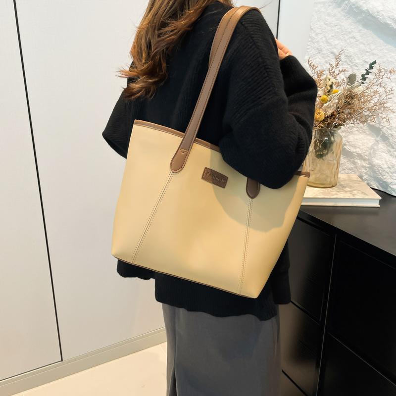 Tote Bag Women's 2025 New Large-capacity Commuter Bag Autumn Niche Design Shoulder Bag Simple Class Bag