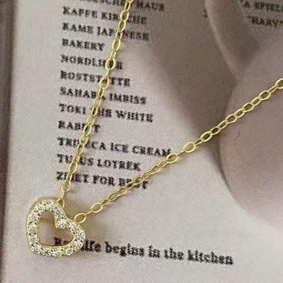 Full Diamond Love Necklace Women's Niche Korean Version Sweet Temperament Versatile Heart Pendant Collarbone Chain Jewelry