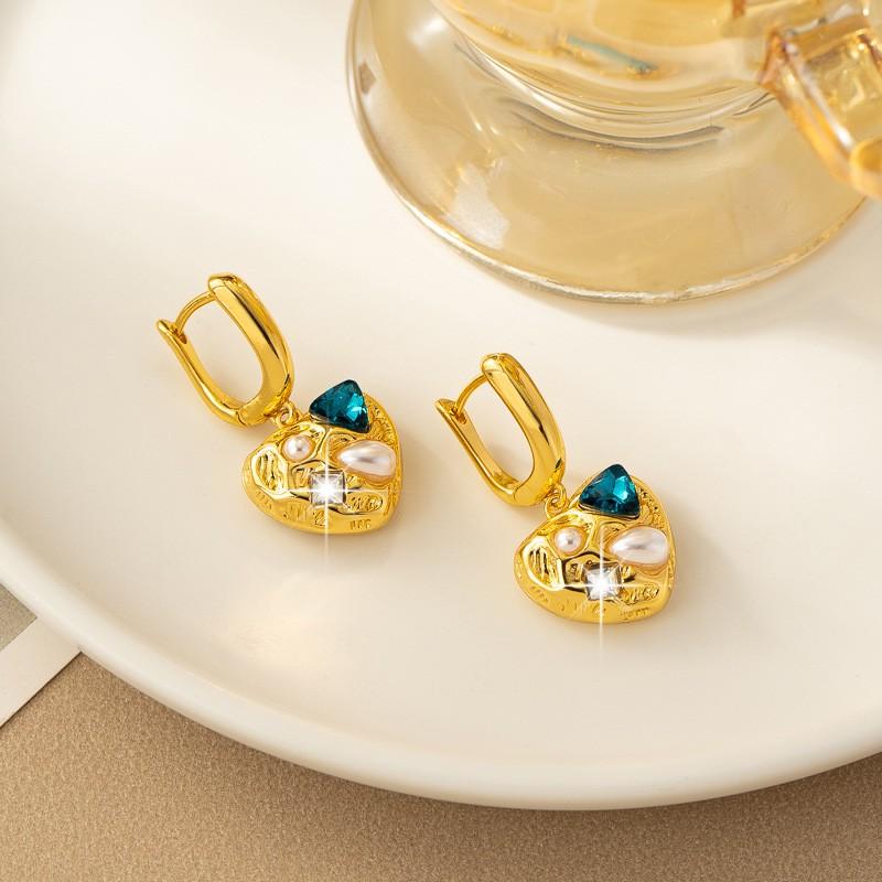 Elegant Heart Stud Earrings With Zircon Accents Irregular Green Design Lightweight Luxury Ear Jewelry Women