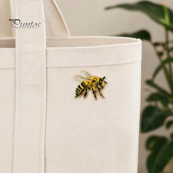 Bee Body Texture Brooch Realistic Brooch, Metal Honey Enamel, Fashion Animal Pin Jewelry for Suits Coats Bags Accessories, Great Mother Wife