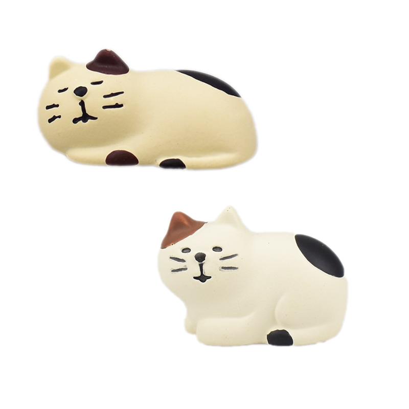 Zakka Japan Cat Sofa Japan Kawaii Miniature Figurines Resin Craft Bookshelf Decoration Collectible Scene Decoration