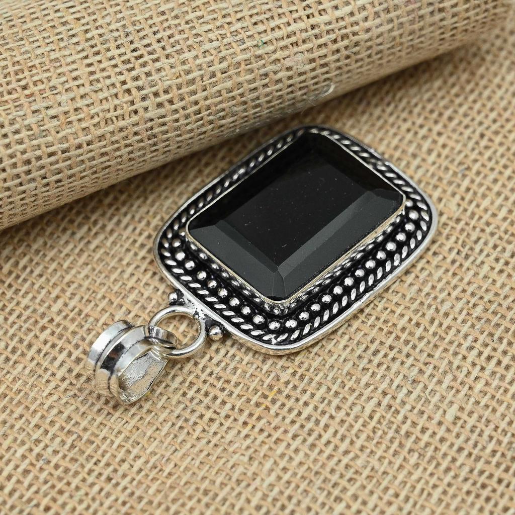 Pandantiv de designer lucrat manual din argint 925 cu piatră prețioasă spinel neagră pentru femei