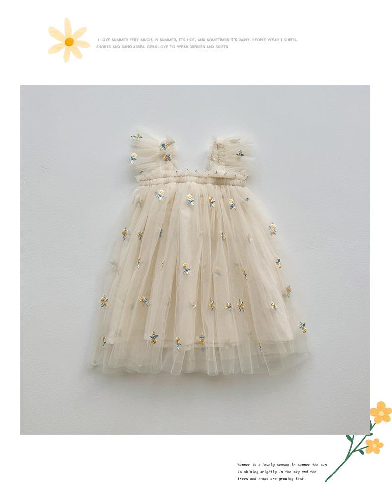Girls' Flower Embroidered Tulle Dress: Summer Style with Puff Sleeves and Net Yarn Skirt