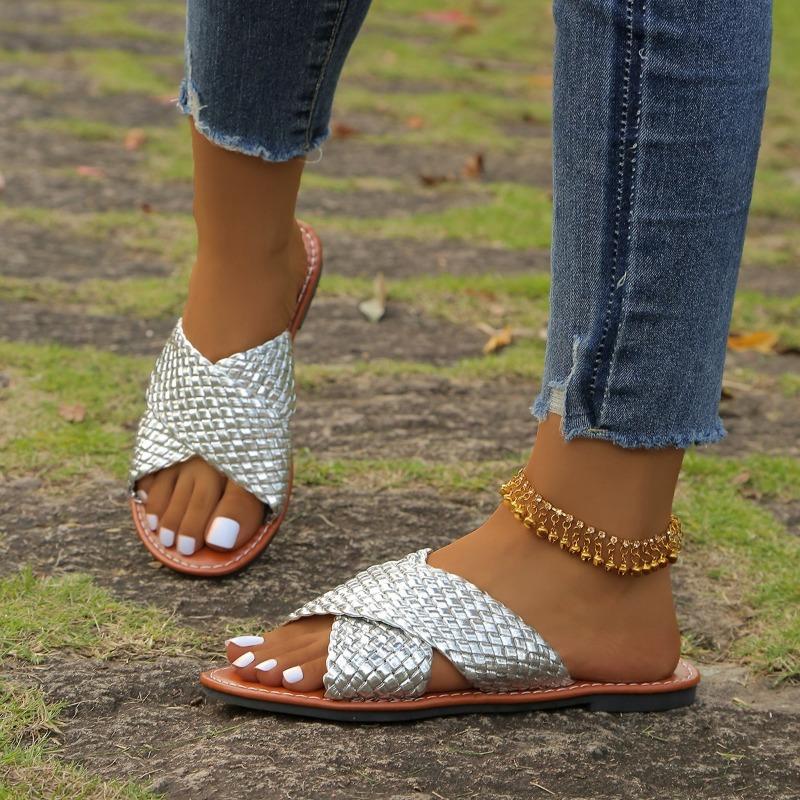 5 Summer new round head crossed flat-bottomed slippers women's large size simple woven beach cool slippers batch