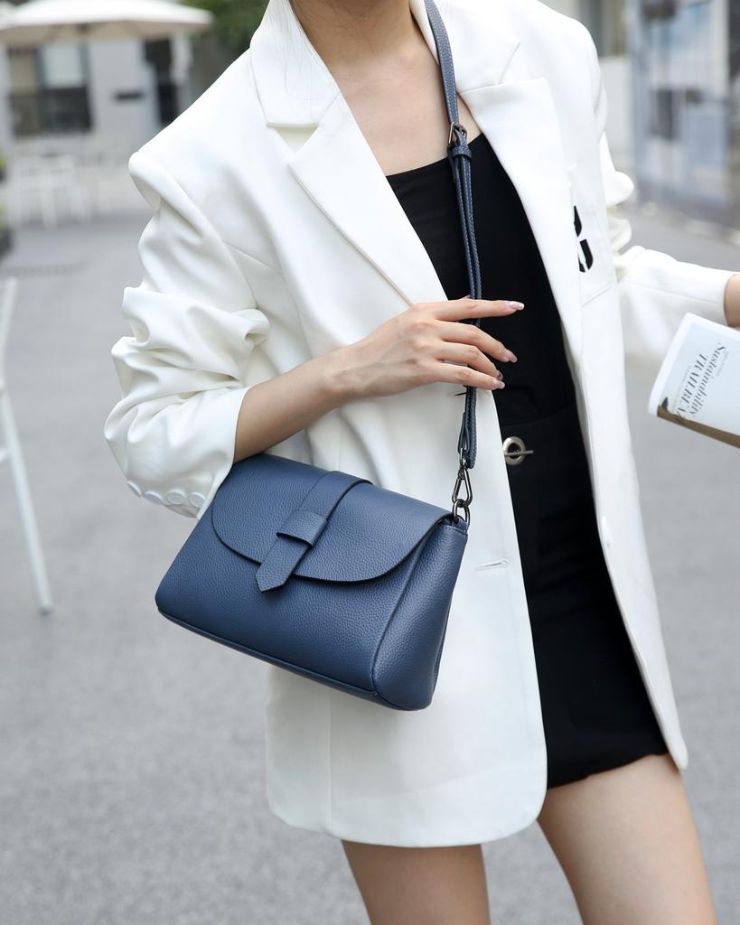 Genuine Leather Crossbody Bag for Women 2026 Lightweight Square Shoulder Bag Top Layer Cowhide Soft Underarm Bag for Mom