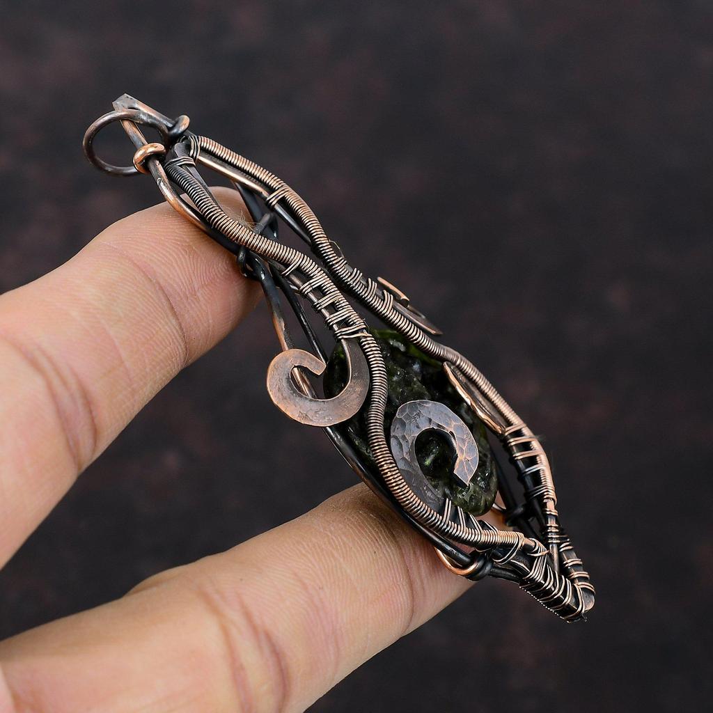 Pandantiv Moldavit Pandantiv Înfășurat în Sârmă de Cupru Pandantiv cu Piatră Prețioasă Reală Bijuterii Înfășurate în Sârmă Pandantiv Handmade Nou-Nouț Bijuterii din Cupru Pentru Cadou