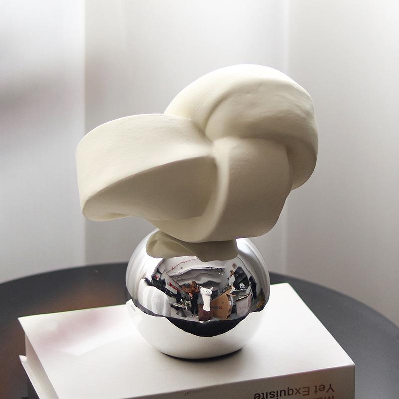 Modern Light Luxury Art Decor: Abstract Geometric Twisted Woven Sculptures for Homes & Offices