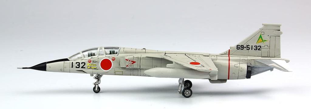 PLATZ JASDF Advanced Trainer Late Model Matsushima Air Base Plastic Model 1/144 T-2 PF-42