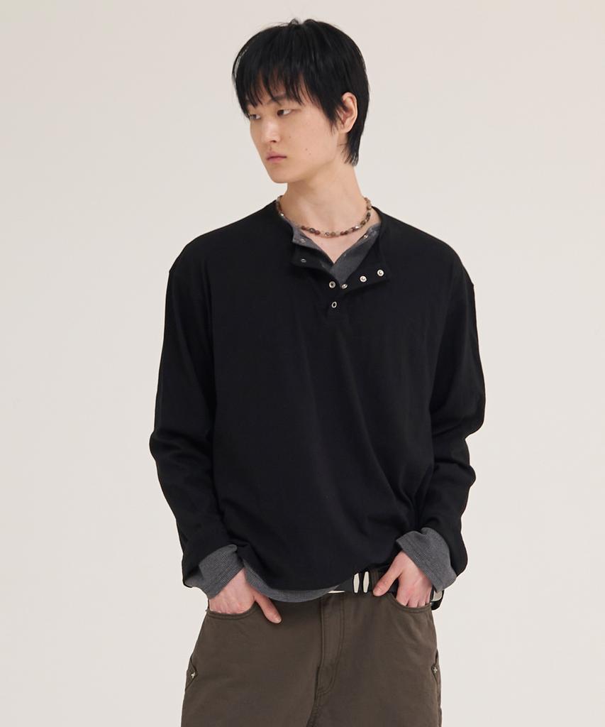 Akesi Contra Layered Henley Neck Long Sleeve_Black And Charcoal