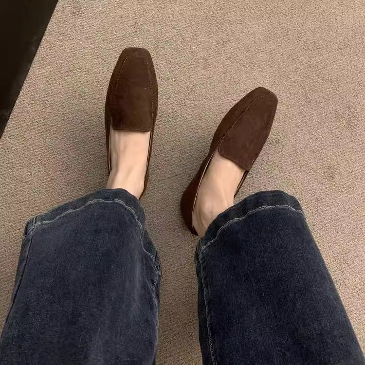 Nuove loafer basse a testa quadrata retrò autunno inverno 2025 versione coreana da donna in camoscio a pedale singolo scarpe Doudou pigre