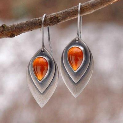 Vintage Waterdrop Metal Engraving Pattern Earrings Fashion Ladies Inlaid Red Waterdrop Crystal Dangle Earrings