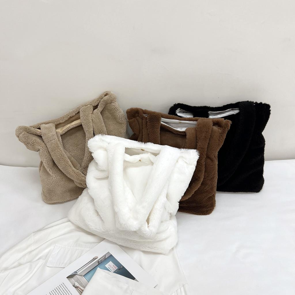 Winter new hair bag women's bag 2025 fashion large capacity women's shoulder bag soft plush handbag women