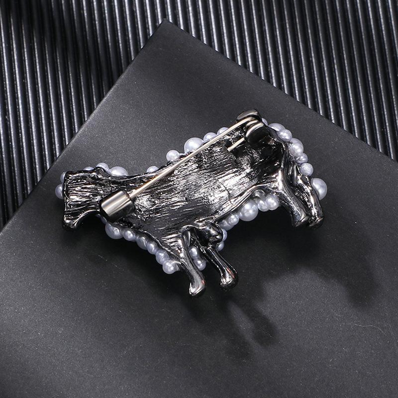 Sheep Brooch High-end Fashion Clothing Accessories Pendant Anti-light Buckle Pin Animal Lamb Pearl Corsage