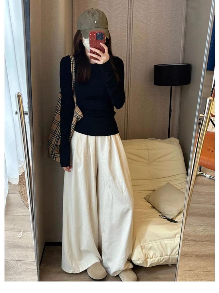 Women's Slim Fit Long-Sleeve T-Shirt, Solid Color, Ins Style, Brushed Fabric with Velvet Lining, Ideal Base Layer for All Seasons.