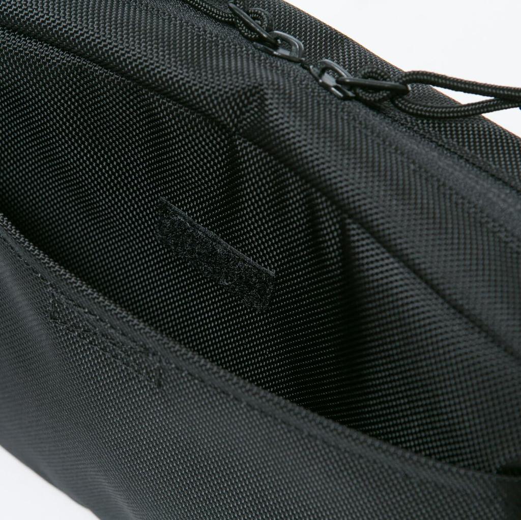 NEW ERA Shoulder Pouch Large Black 251