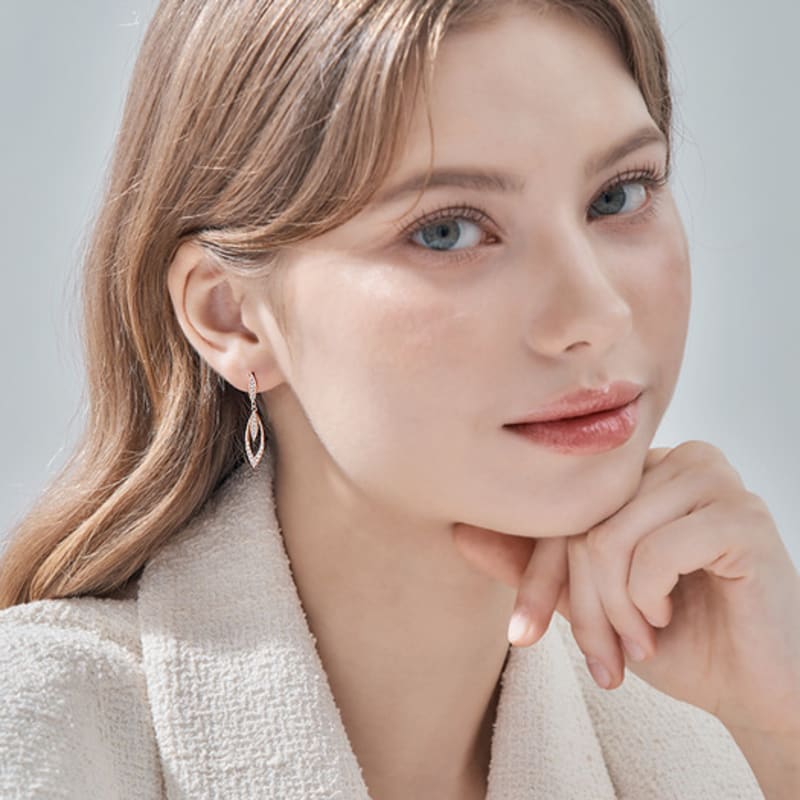 ELLE Jewelry 14K Gold Leaf Motif Two-Pin Long Earrings ELGPEE532