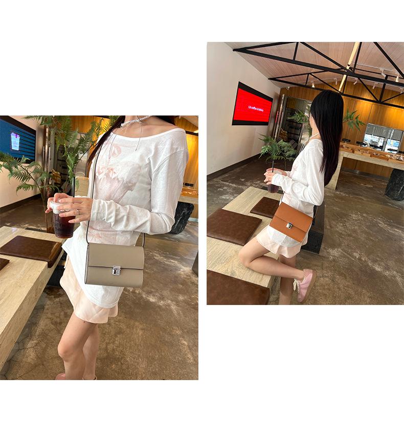 Geantă de umăr mică tip messenger din piele de vacă pentru femei, cu model palmier