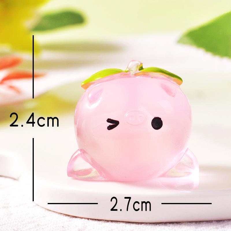 

Светящийся в темноте декоративный предмет Милый маленький поросенок Персик Декоративный предмет для автомобиля Изделие из смолы Upside-down Peach Pig