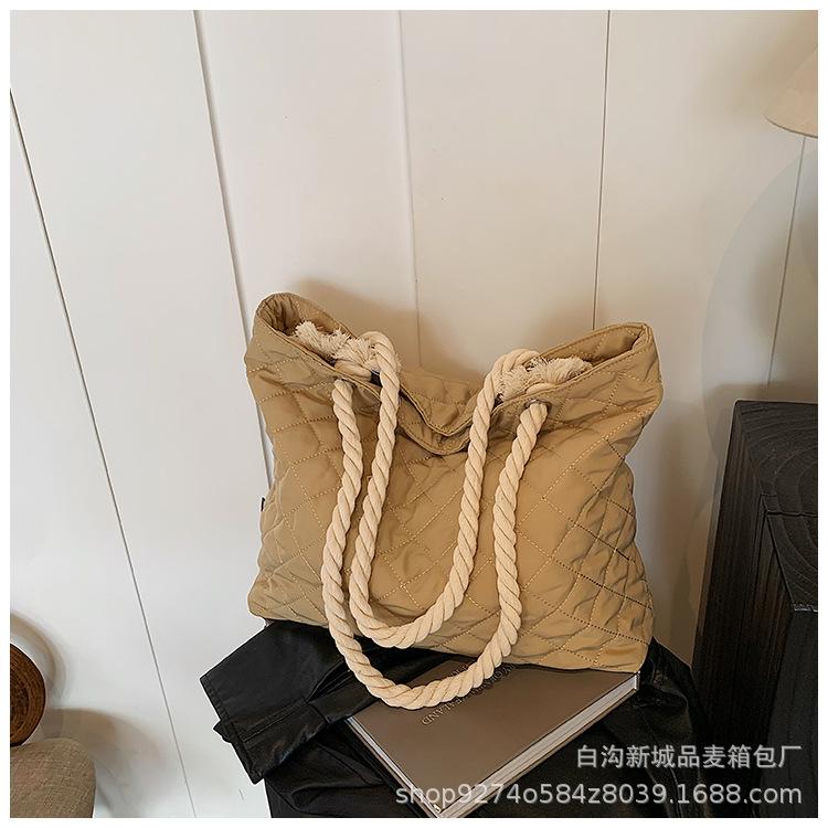 

Embroidered thread prismatic bag women s 2025 autumn and winter new large-capacity tote large bag commuter shoulder handbag trendy women s bag хаки