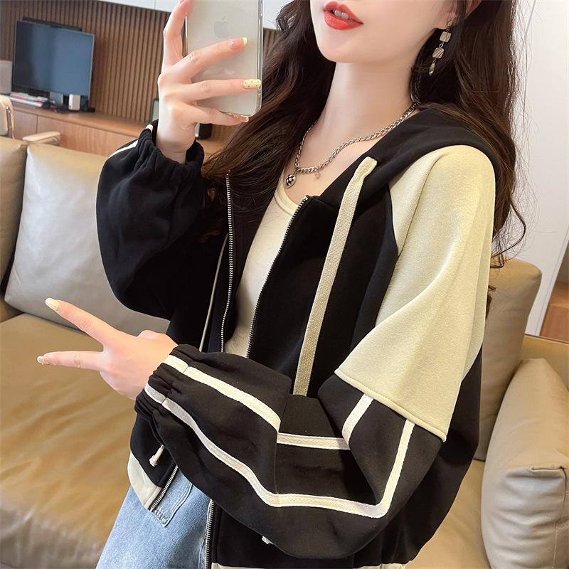 Autumn Hooded Color-block Short Jacket, Women's Spring/autumn 2026 New Loose Petite Baseball Jacket, Cardigan