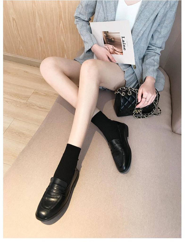 Dames Retro Velvet Loafers in Britse Stijl: Herfst 2025 Platte Leren Schoenen met Vierkante Neus voor JK Outfit