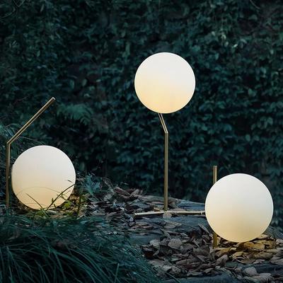 Moderne minimalistische Glastischlampe für den Haushalt, nordische kreative Persönlichkeit, Schlafzimmer, Nachttischlampe, Hoom-Dekoration, Ball-Schreibtischleuchte