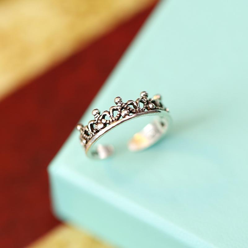 

Sterling Silver Retro Crown Pinky Ring for Women