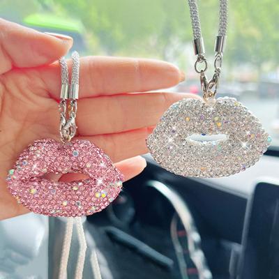 Colgante para espejo retrovisor de coche, fácil de colgar, con forma de labio, brillantes diamantes de imitación, adornos colgantes para espejo retrovisor de coche
