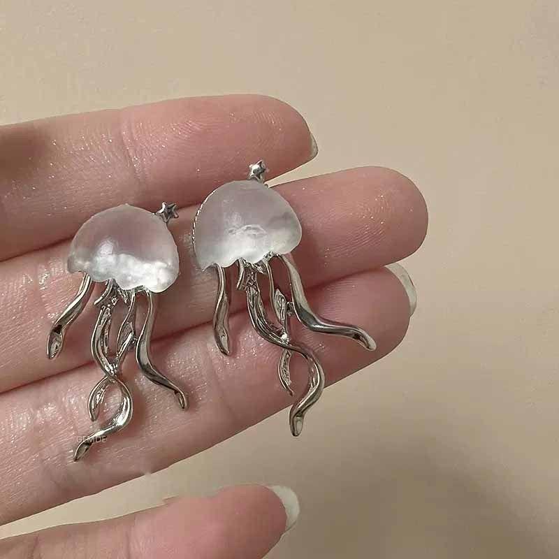 Women Floating Jellyfish Earrings Stud Silver Color Transparent Crystal Cute Deep-Sea Jellyfish Post Earrings Cute Jewelry