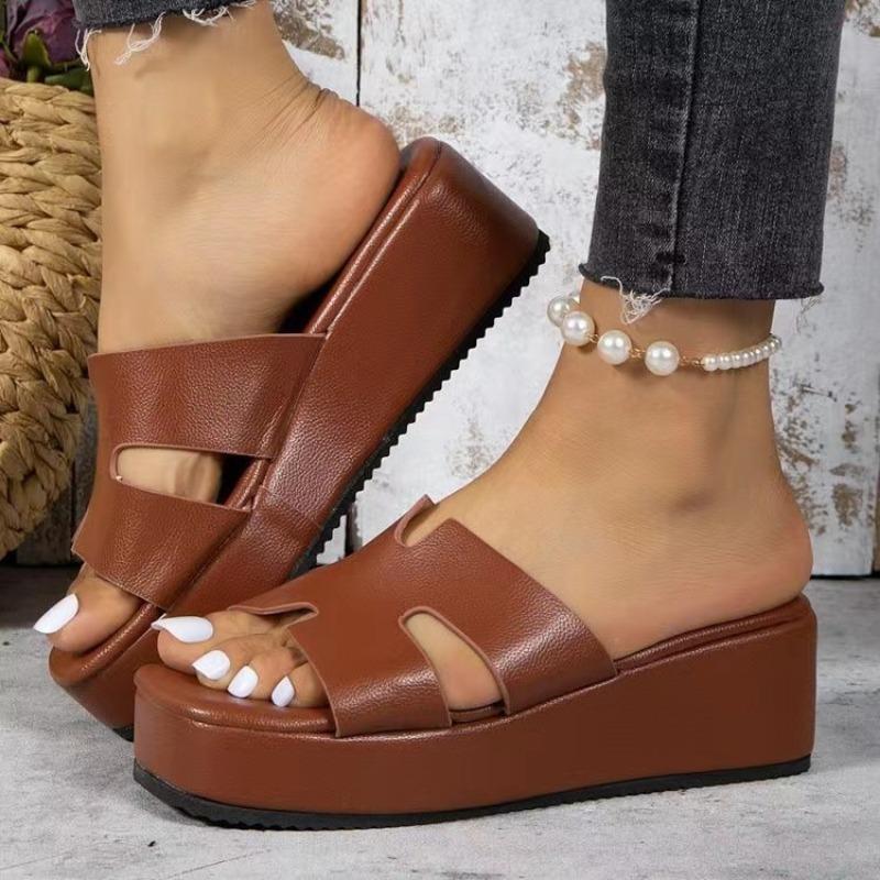 Large size foreign trade platform slippers women's new round head outer wear fashionable multi-color wedge heel one-character cross-border drag