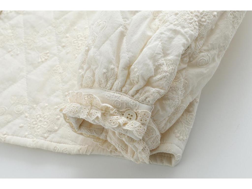 Women's Retro Lace Trim Jacquard Long Sleeve Quilted Shirt - Winter 2025 Edition