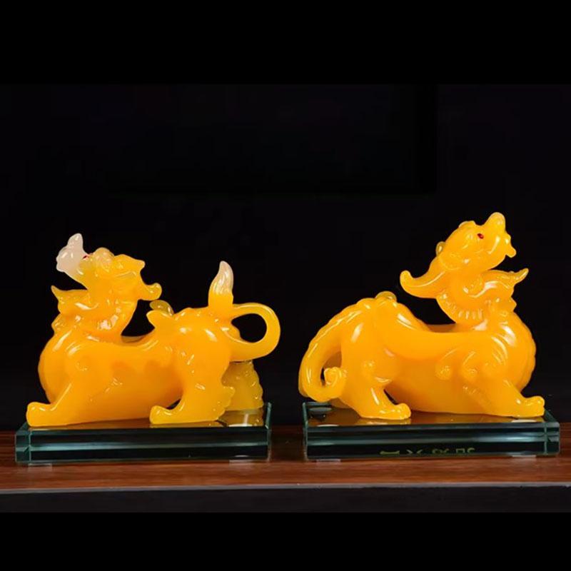 White Jade imitation Pixiu handicrafts, a pair of ornaments, Kirin to make a fortune, home decoration