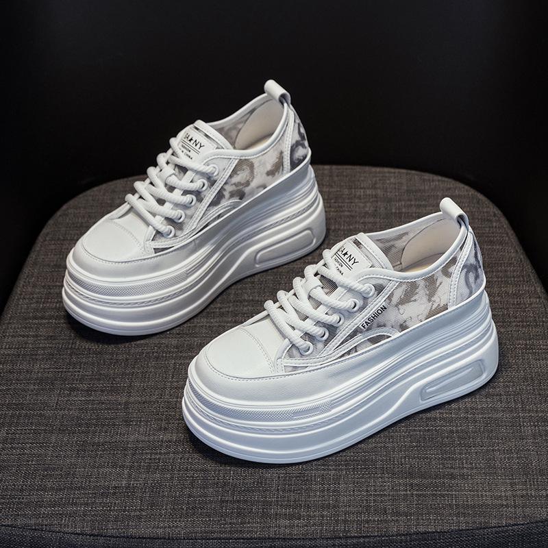 Special mesh dad shoes women's 2025 summer new casual shoes French round head thick sole heightening student white shoes
