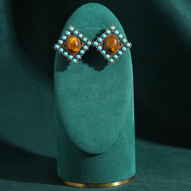 Yong Nuo Vintage Retro Jewelry: High-End, Colorfast Antique Earrings