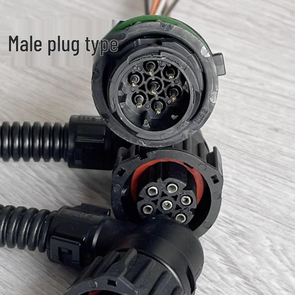 Universal 7-Pin Rear Tail Light Connector for Jiefang J6, Howo, Tianlong, Jin Ao Wei GTL, and Auman ETX Trucks