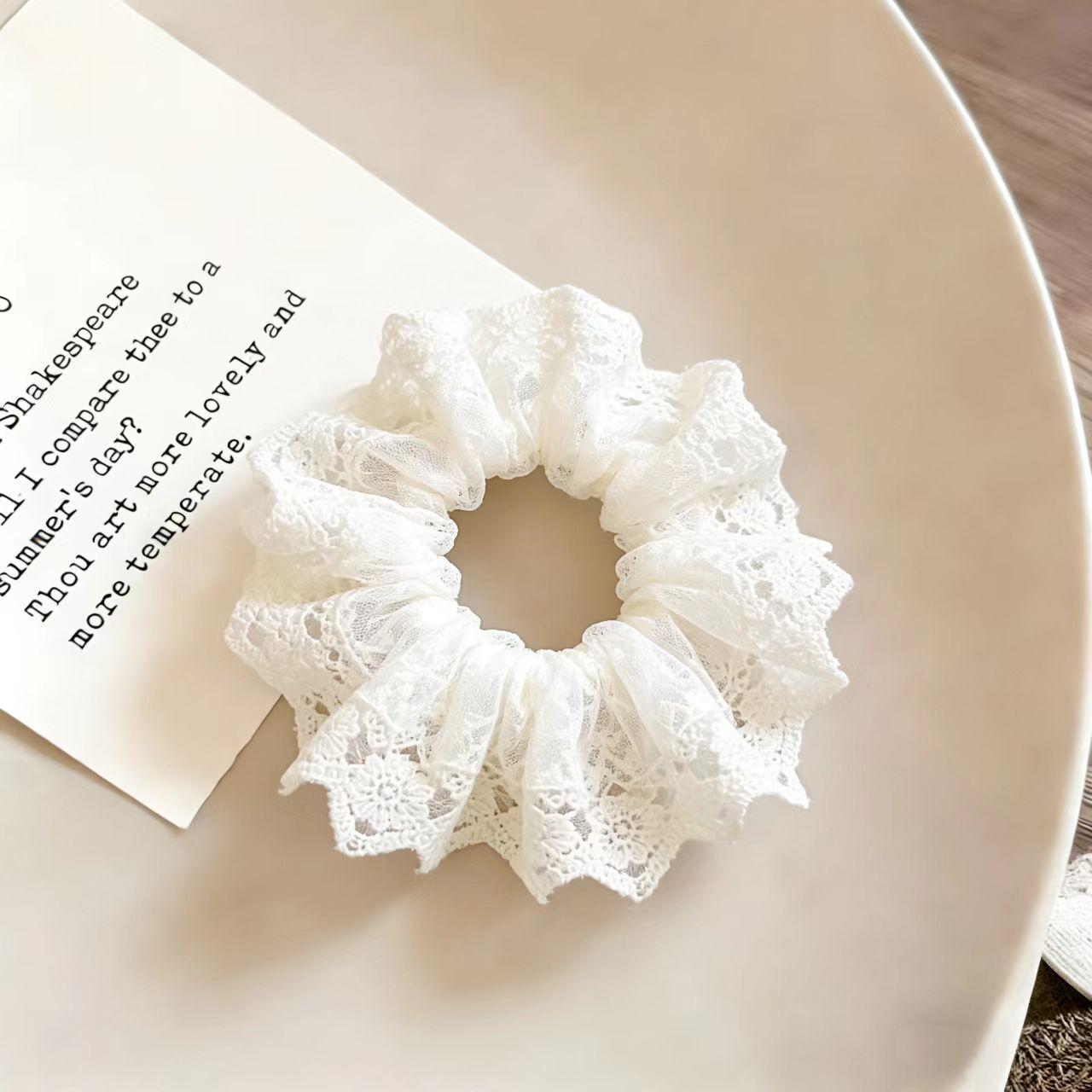 Spring 2026 Floral Lace Scrunchie: Elegant Hair Accessory for Women
