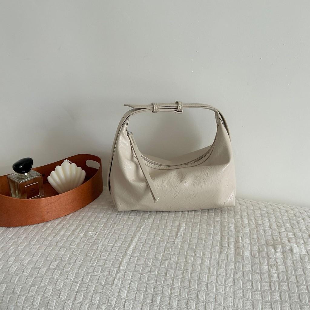 IELGY Frosted Leather Lychee Pattern Lunch Box Bag Bowknot Design Niche Portable Commuter All-Match Shoulder Pillow Messenger Bag