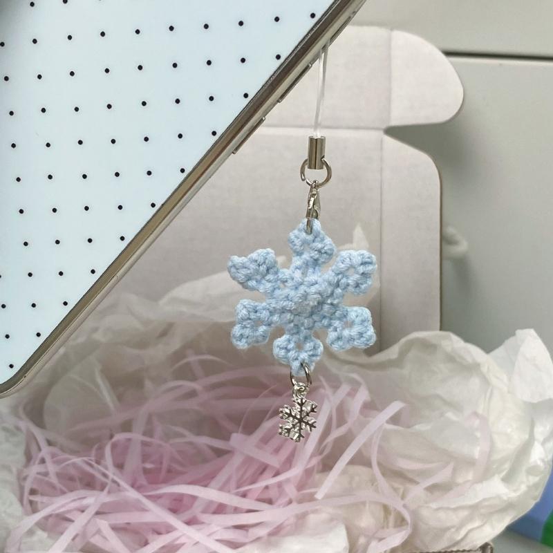Holiday Gift Handcrafted Snowflake Keychain Yarn Phone Lanyard Christmas Decoration Elegant Women Keyring